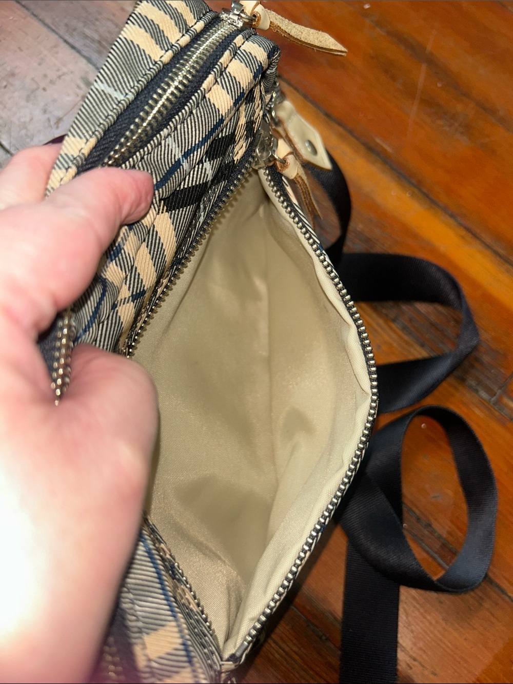 Burberry Blue Label Check Nova Crossing crossbody - Picture 14 of 17